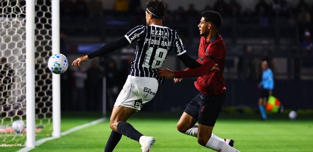 Corinthians mantém marca de patrocinador na camisa mesmo após fim de contrato