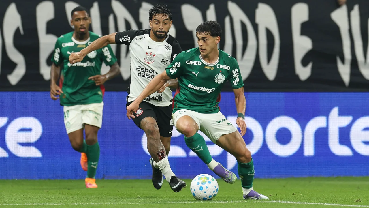 Corinthians parabeniza Palmeiras pelos 112 anos e exalta rivalidade histórica