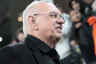 Corinthians quita direitos de imagem de julho, mas mantém pendências e trava em contratações