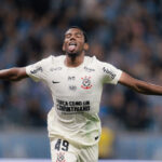 Corinthians recebe sondagem milionária do Nottingham Forest pelo meia André