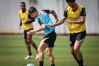 Corinthians retoma atividades no CT Joaquim Grava com foco no clássico
