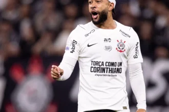 Corinthians retoma conversas para renovar com Memphis Depay