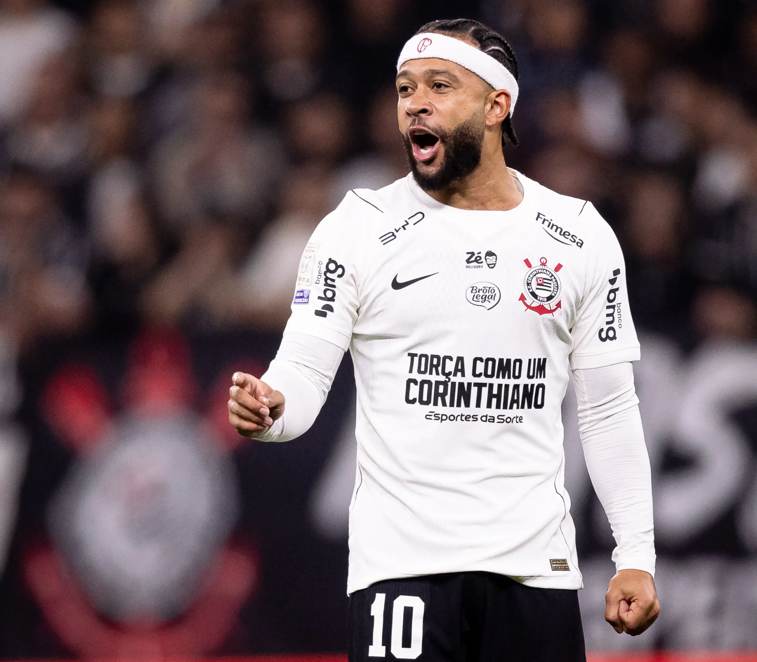 Corinthians retoma conversas para renovar com Memphis Depay