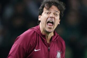 Corinthians tropeça diante do Coritiba e liga sinal de alerta contra o rebaixamento