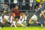 Corinthians vence Bragantino fora de casa e ganha fôlego na tabela do Brasileirão
