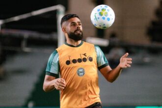 Coritiba mantém vantagem mínima sobre a Chapecoense no primeiro tempo