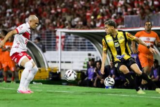 CRB e Grêmio Novorizontino medem forças em duelo decisivo