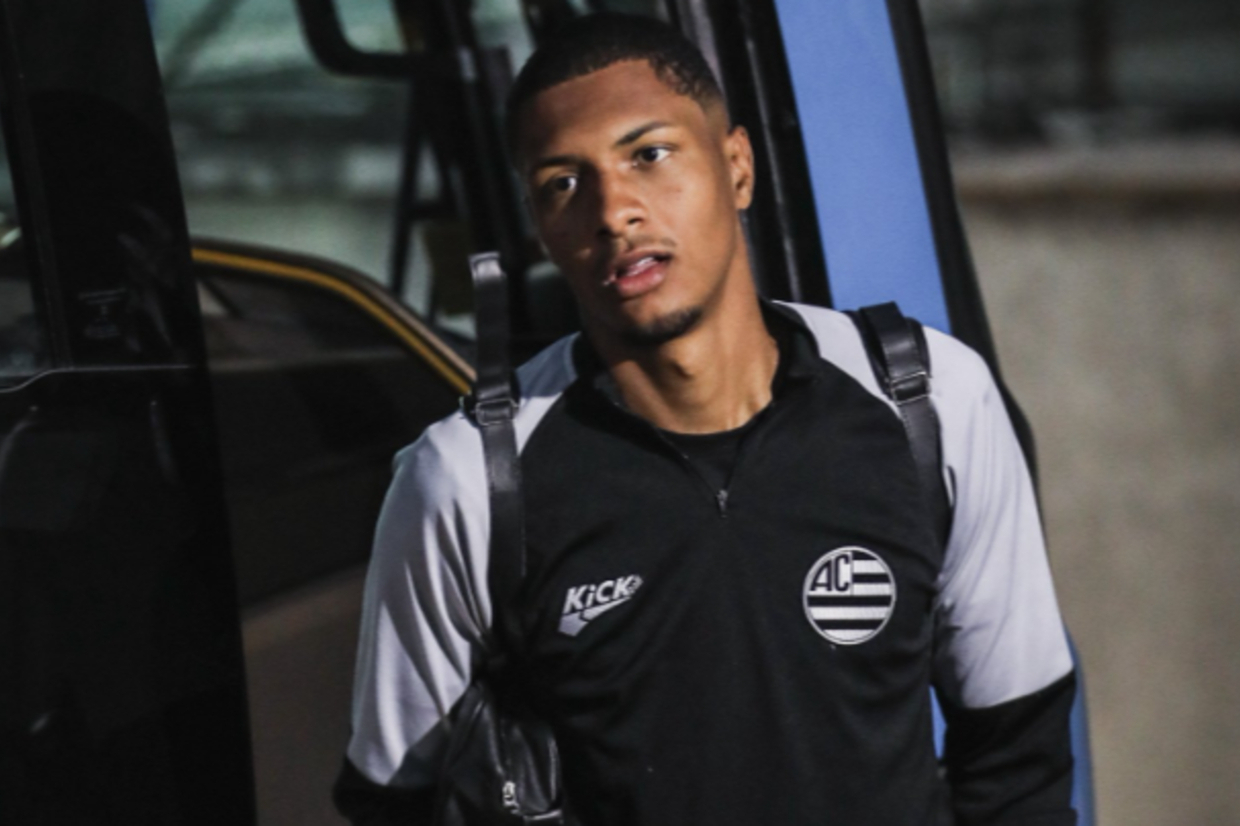 CRB mantém vantagem mínima sobre o Athletic-mg após primeiro tempo