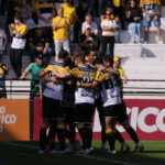 Criciúma e Goiás medem forças pela Série B no estádio Heriberto Hülse