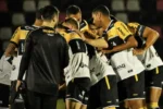 Criciúma empata com Botafogo-sp no último minuto e vê liderança da Série B sob pressão