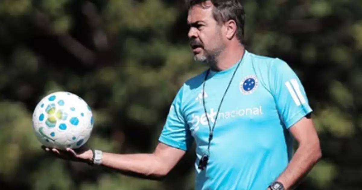 Cruzeiro: Artur Jorge lida com cinco jogadores pendurados em confronto crucial do Brasileirão
