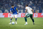 Cruzeiro e Chapecoense protagonizam duelo decisivo em registro fotográfico