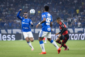 Cruzeiro e Flamengo medem forças em duelo decisivo pela Libertadores