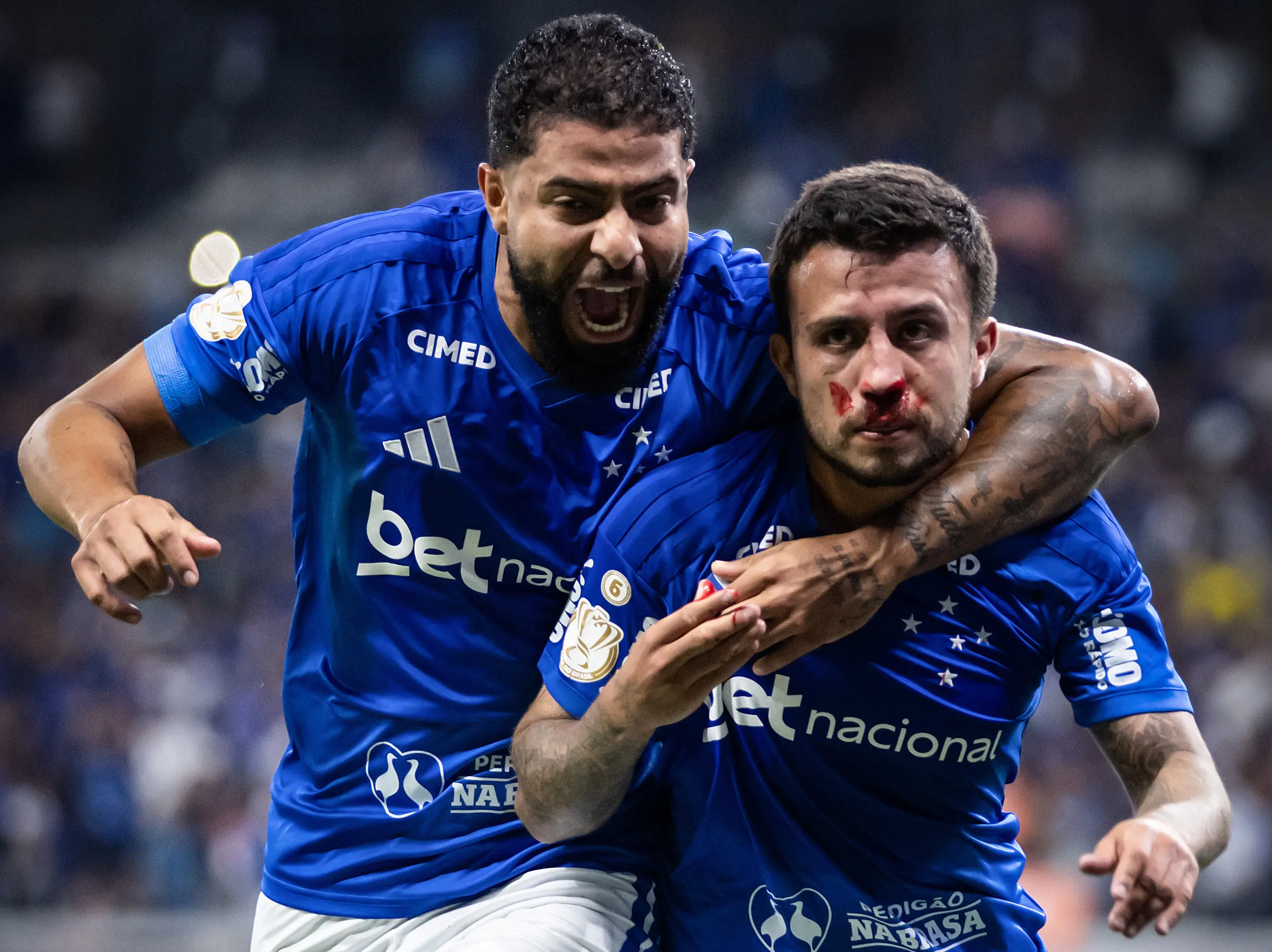 Cruzeiro supera Chapecoense no Mineirão e garante vaga nas quartas da Copa do Brasil