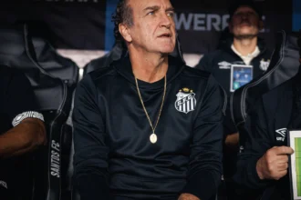 Cuca admite culpa em revés do Santos por 3 a 0 diante do Palmeiras e exige postura diferente