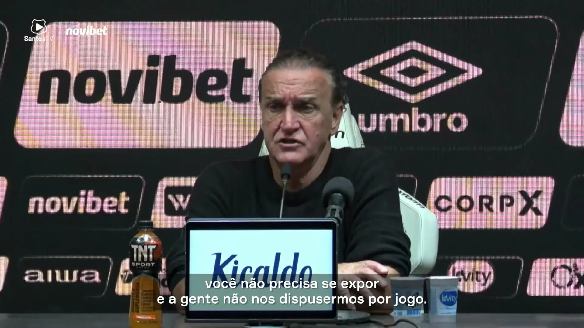Cuca aponta falhas ofensivas após empate do Santos com o Remo