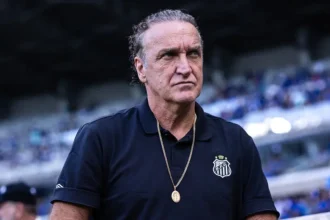 Cuca pressiona diretoria do Santos por reforços e resolução do transfer ban