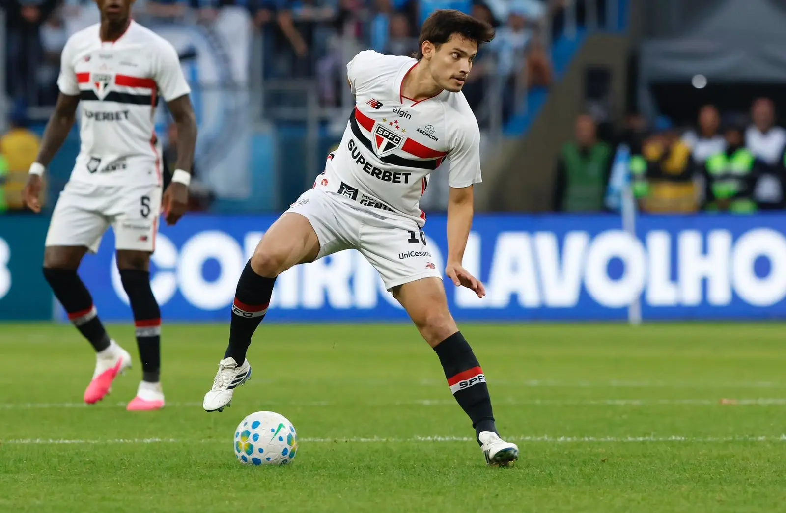 Cuidado redobrado: São Paulo adia retorno de Bobadilla para recuperação plena