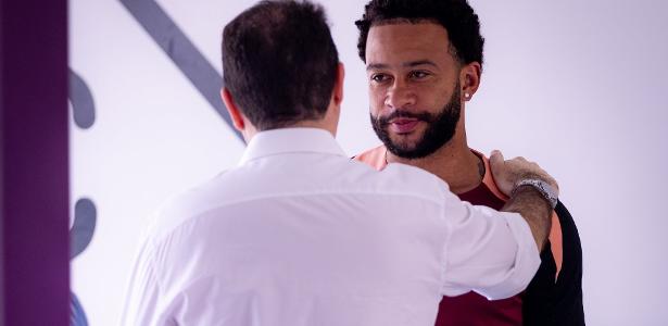 Curtida de Marcelo Paz em vídeo de Memphis Depay gera crise interna no Corinthians