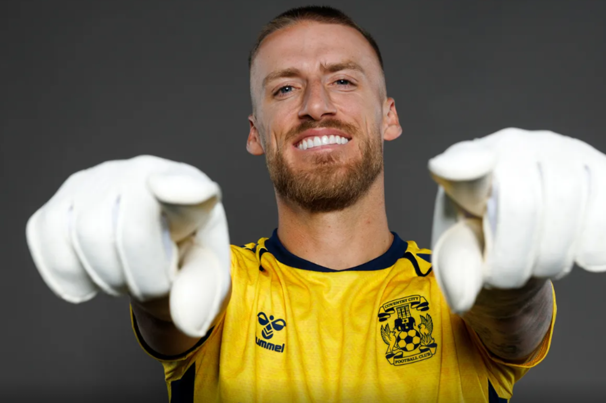 Dan Bentley reforça o Coventry City em busca de solidez na elite inglesa