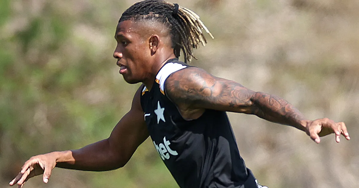 Danilo é alvo da Atalanta mas Botafogo exige valor superior para negociar volante