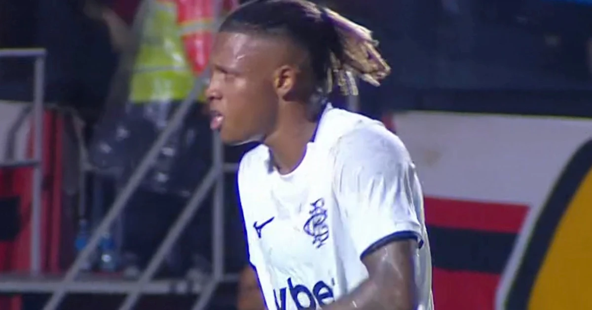 Danilo joga com pé inchado e dor após entrada violenta em derrota do Botafogo
