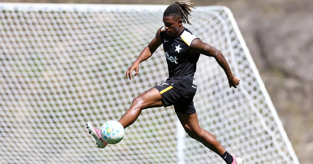 Danilo mantém recusa ao futebol russo e gera impasse no Botafogo