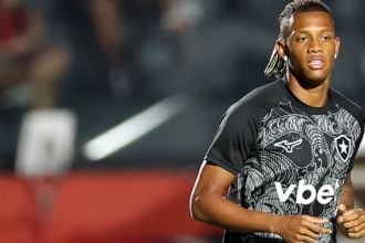 Danilo perde espaço no radar do Newcastle para substituir Bruno Guimarães
