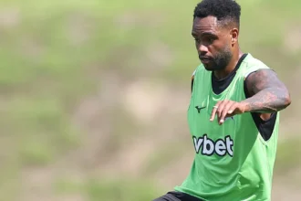 Danilo Pereira impressiona comissão técnica do Botafogo por dedicação e inteligência tática