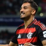 Danilo projeta renovação com o Flamengo e define aposentadoria para 2027