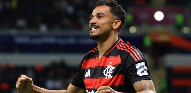 Danilo projeta renovação com o Flamengo e define aposentadoria para 2027