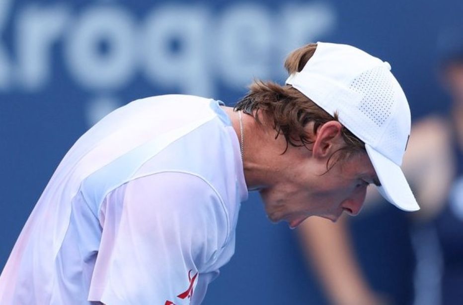 De Minaur e Mensik avançam em Cincinnati após batalhas intensas