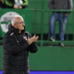 Derrota para lanterna Chapecoense agrava situação do São Paulo no Brasileirão