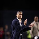 Desempenho de Pedro Emanuel no Vasco revela equilíbrio e desafios táticos