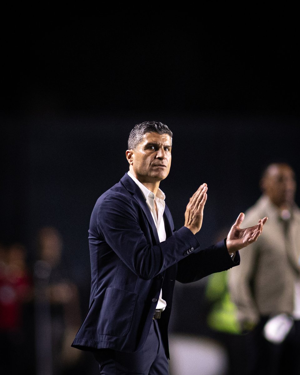 Desempenho de Pedro Emanuel no Vasco revela equilíbrio e desafios táticos