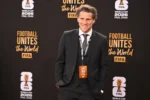 Diego Forlán assume comando da seleção uruguaia após saída de Marcelo Bielsa