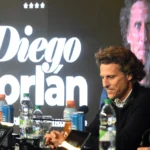 Diego Forlán assume comando interino da seleção do Uruguai com foco em renovação
