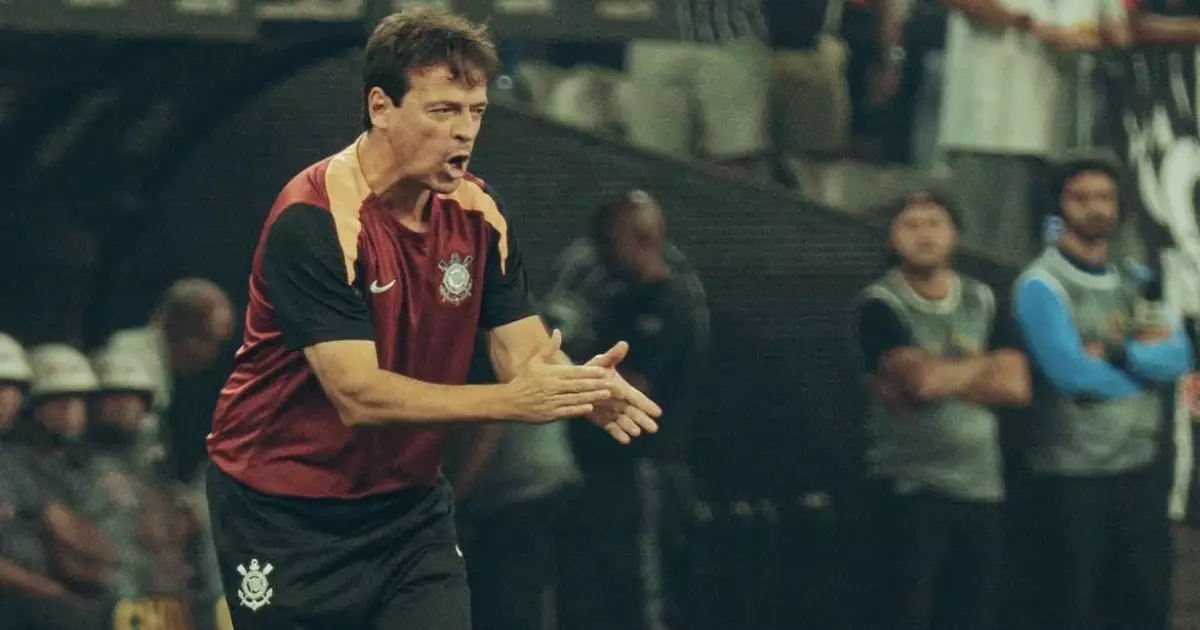 Diniz projeta decisão da Libertadores e mantém esperança na renovação de Memphis