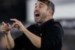 Discussão entre Eduardo Coudet e Rafael Borré marca empate na Sul-americana