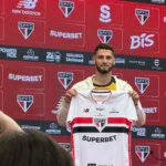 Domingos Duarte é apresentado pelo São Paulo e destaca papel de Rafinha na negociação