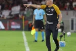 Dorival Jr celebra classificação do São Paulo e mantém foco na recuperação do Brasileirão