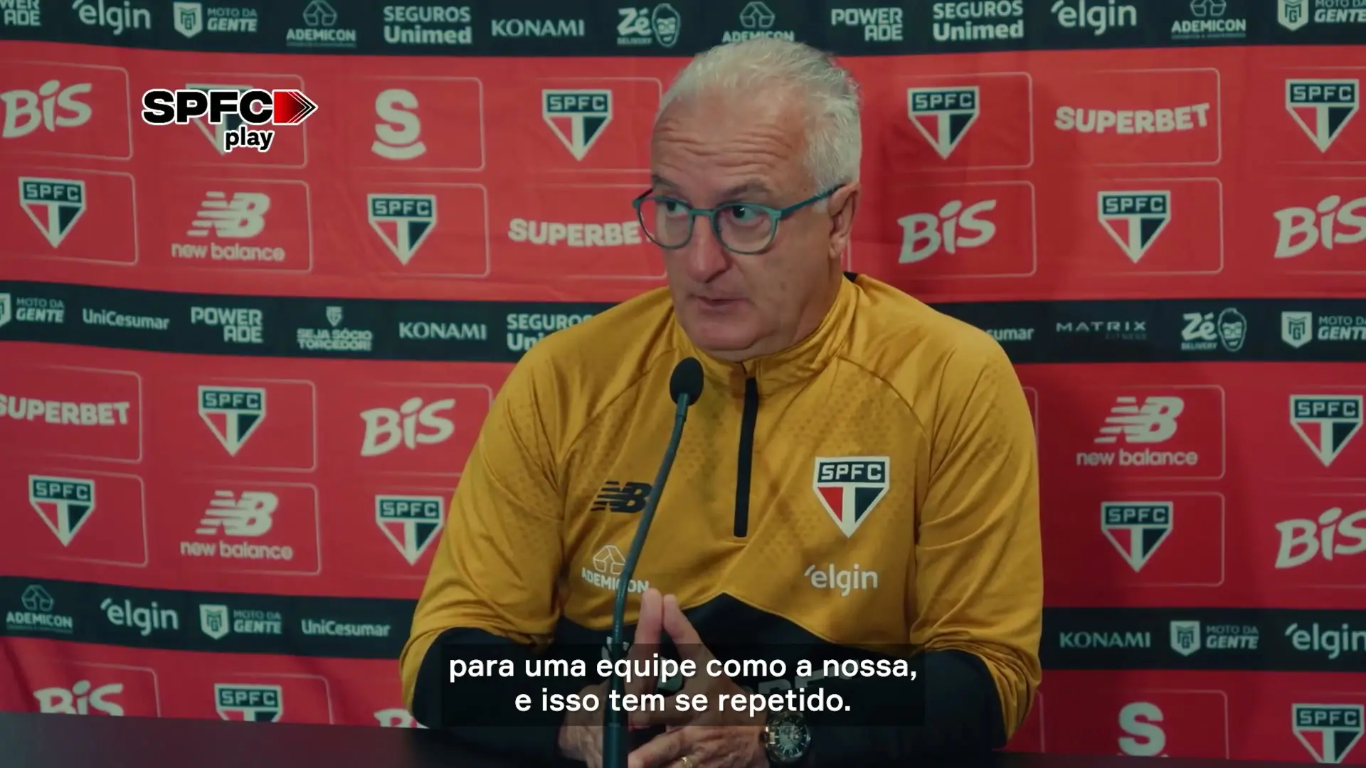 Dorival Júnior aponta instabilidade defensiva como desafio para o São Paulo