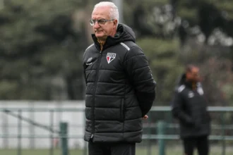 Dorival Júnior enfrenta prolongado jejum de vitórias no Campeonato Brasileiro