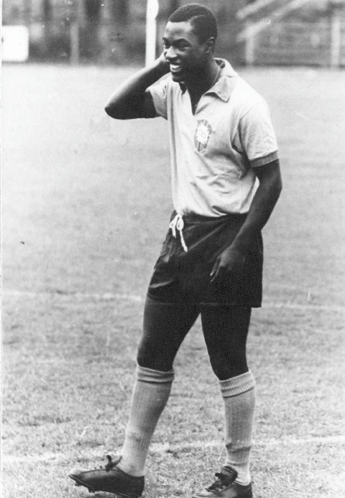 Edu celebra 77 anos com legado eterno na história do Santos