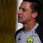 Eduardo Barros consolida longevidade no comando técnico do Cuiabá