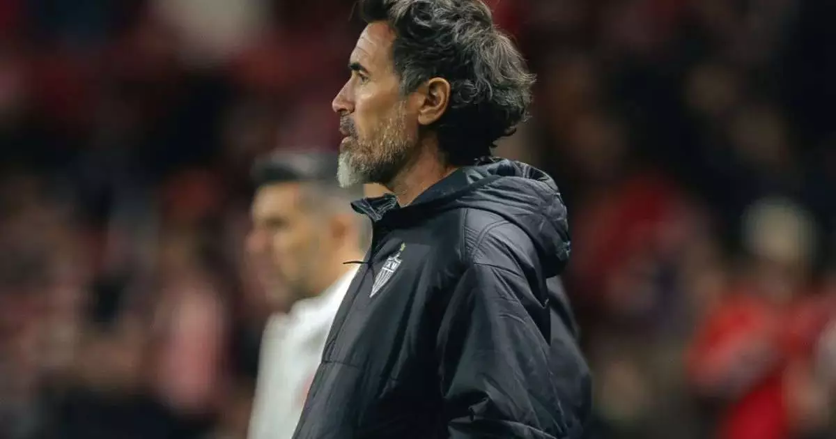 Eduardo Domínguez alerta para rivalidade em clássico da Copa do Brasil