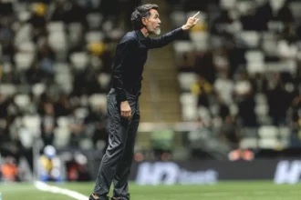 Eduardo Domínguez celebra evolução tática do Atlético após triunfo sobre o Grêmio