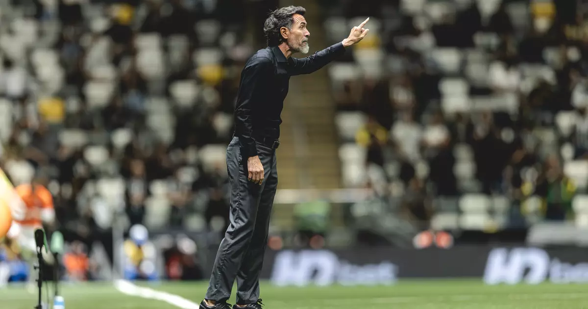 Eduardo Domínguez celebra evolução tática do Atlético após triunfo sobre o Grêmio