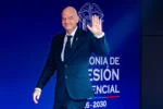 Eleição na Fifa: líder africano defende Infantino em meio a crescente oposição