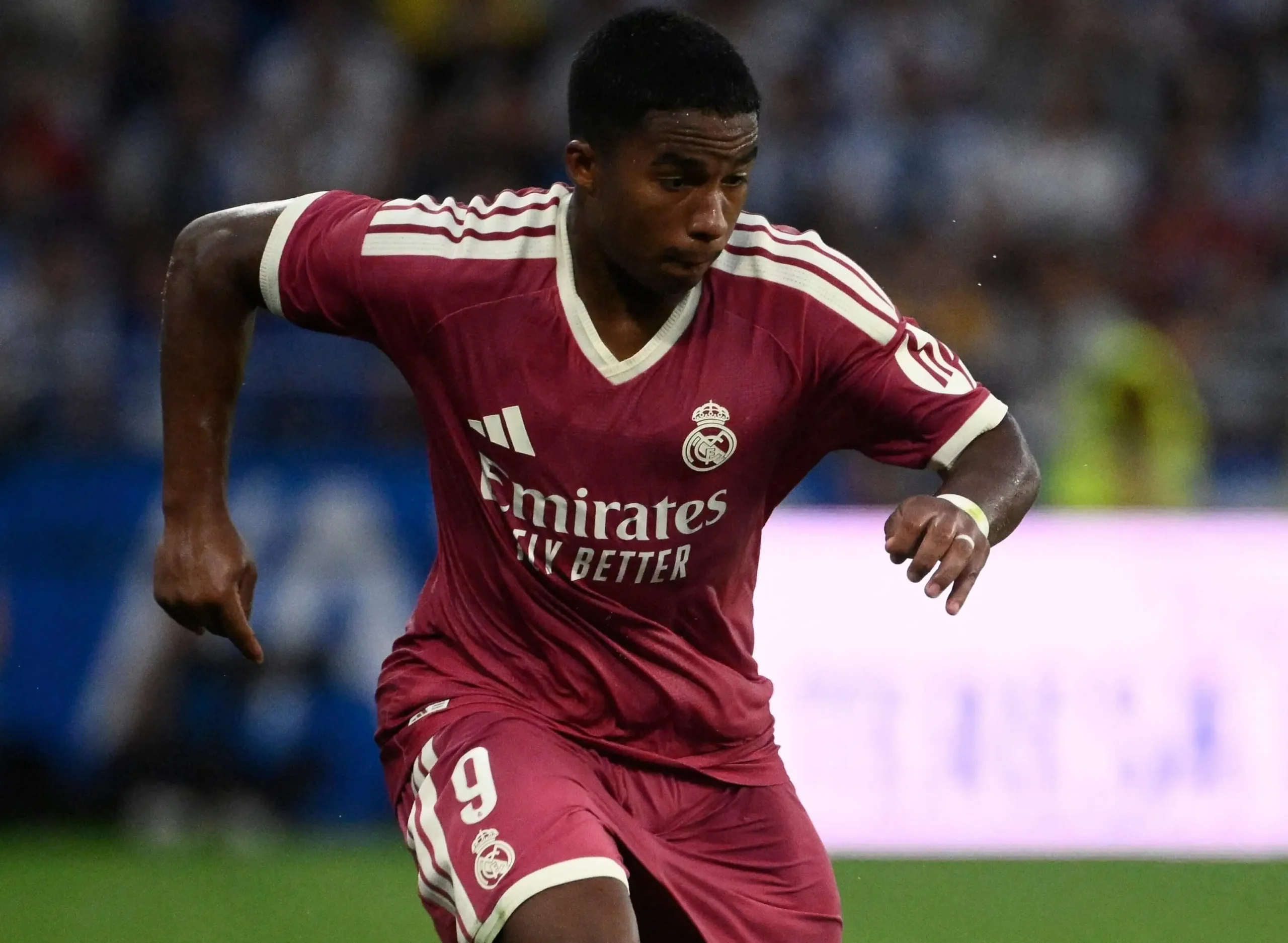 Endrick segue fora do Real Madrid por lesão, mas Mourinho garante permanência